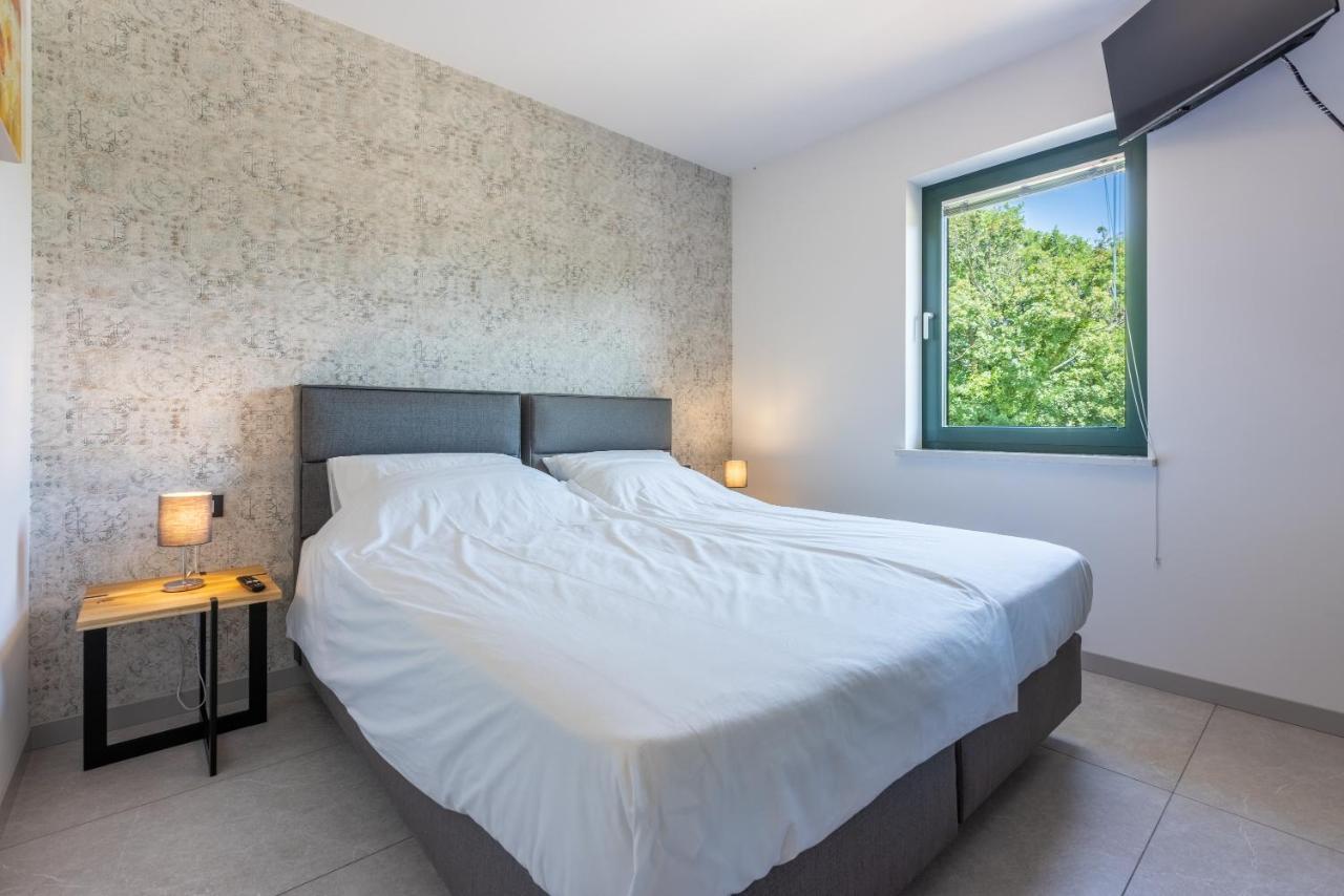 Villa Palma With Heated Private Pool Podhum Bagian luar foto